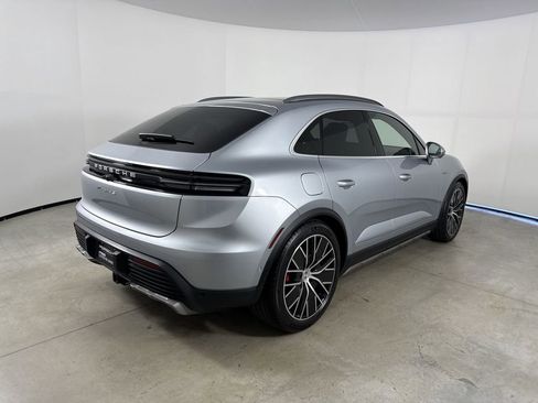 Certified 2025 Porsche Macan 4S Electric AWD/4WD image 7
