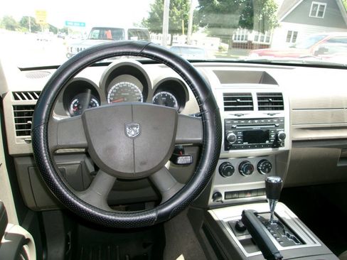 Used 2008 Dodge Nitro SXT AWD/4WD image 6