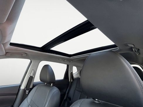 Used 2014 Nissan Rogue SL w/ SL Premium Package image 17