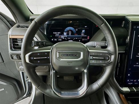 Certified 2025 GMC Yukon Denali image 9