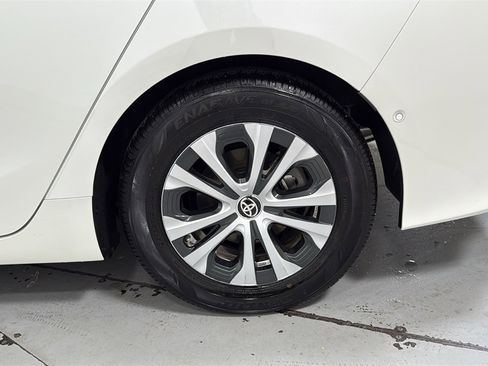 Used 2020 Toyota Prius Prime Limited image 23
