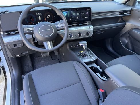 New 2026 Hyundai Kona SE image 2