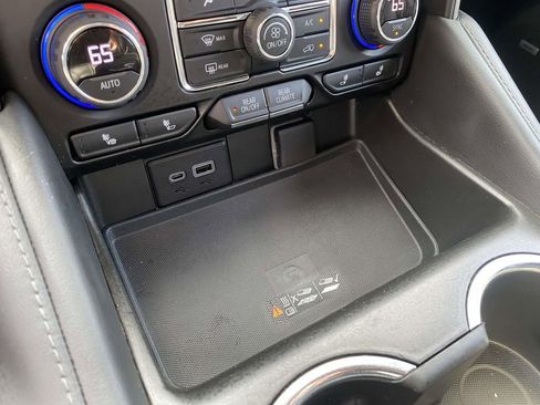 Used 2022 Chevrolet Tahoe LT w/ Luxury Package image 27