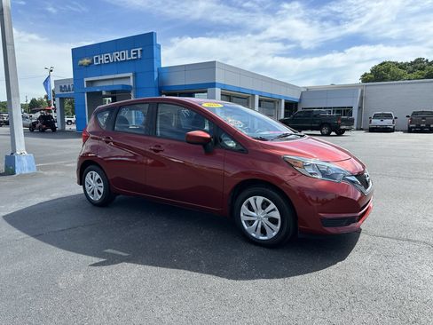Used 2018 Nissan Versa Note S FWD image 1