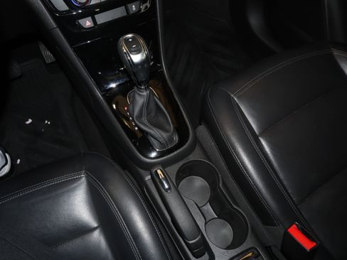 Used 2019 Buick Encore Essence AWD/4WD image 30