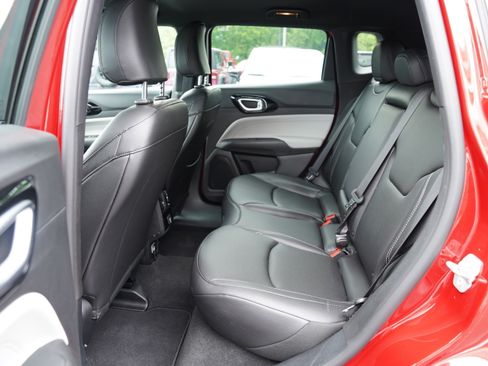 Used 2026 Jeep Compass Limited AWD/4WD image 5