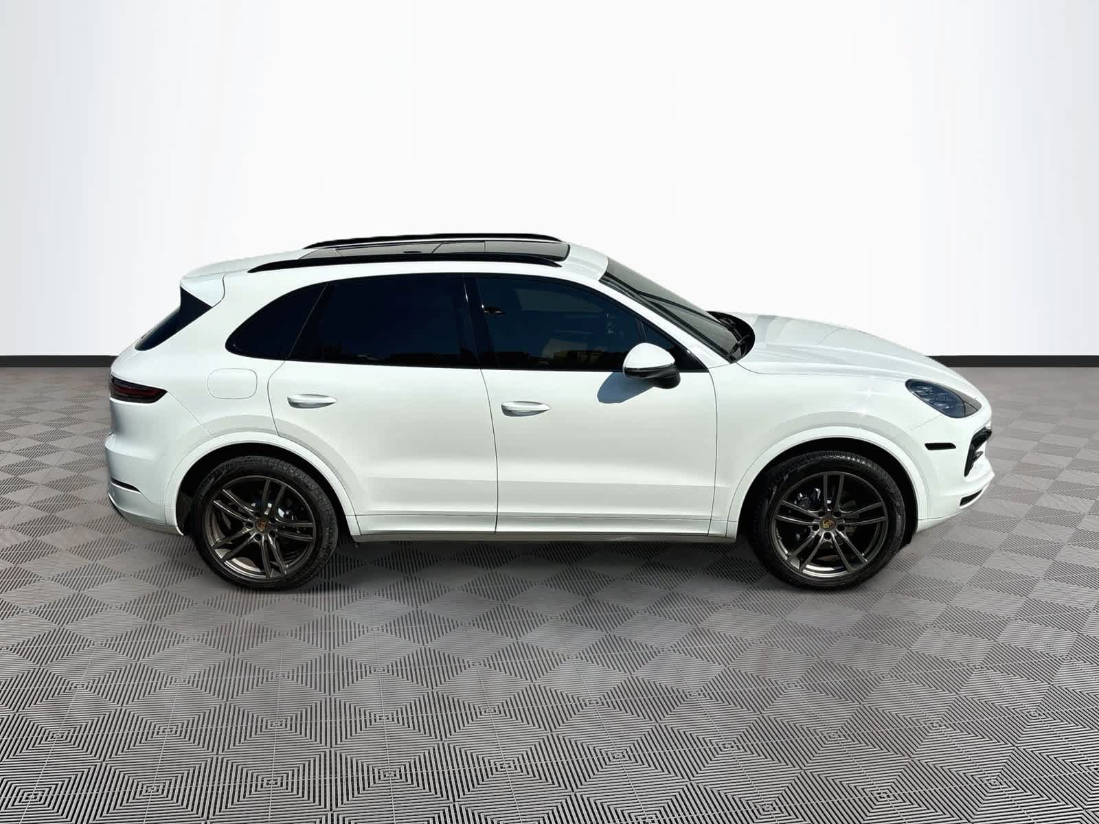 Used 2020 Porsche Cayenne AWD/4WD image 4