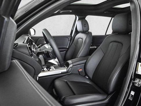 New 2026 Mercedes-Benz GLB 250 4MATIC image 18