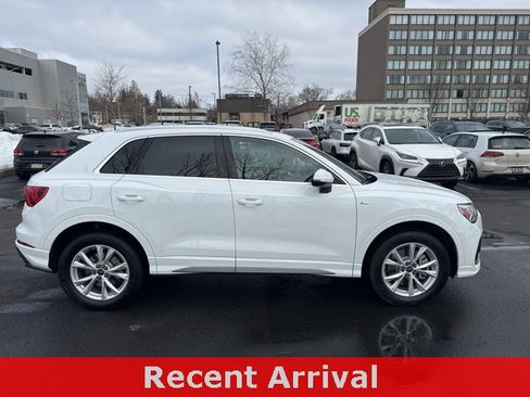 Certified 2025 Audi Q3 2.0T Premium w/ Convenience Package image 10