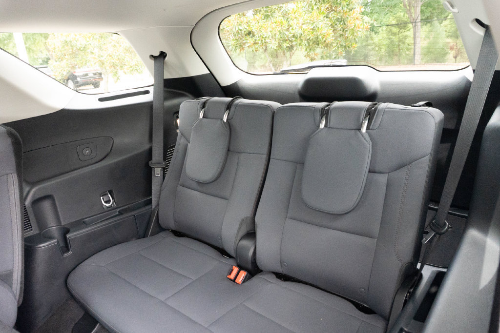 Used 2025 Ford Explorer Active RWD image 21