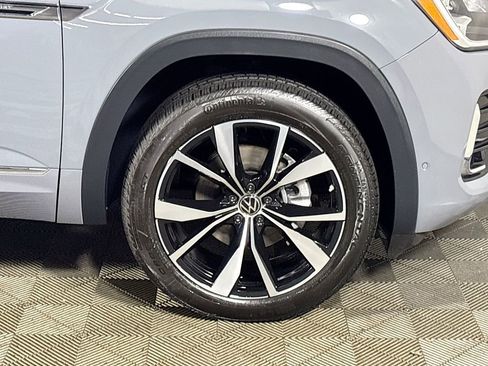 Certified 2025 Volkswagen Atlas Cross Sport SEL Premium R-Line AWD/4WD image 24