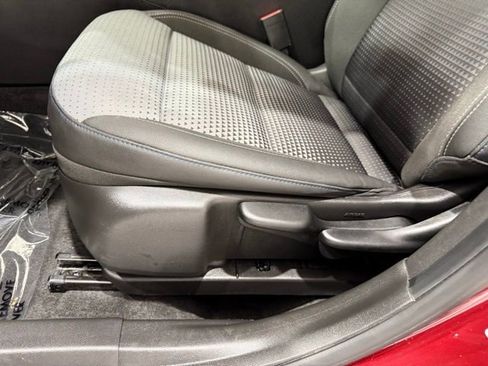 Used 2025 Chevrolet Trax LT image 12