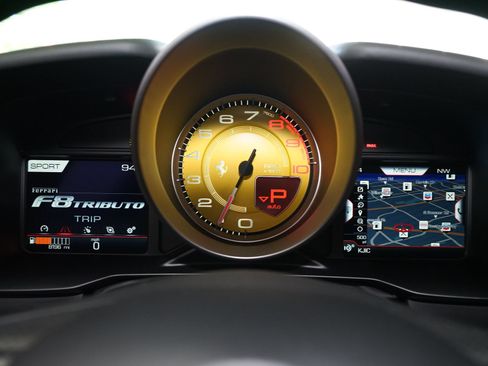 Used 2021 Ferrari F8 Tributo RWD image 14