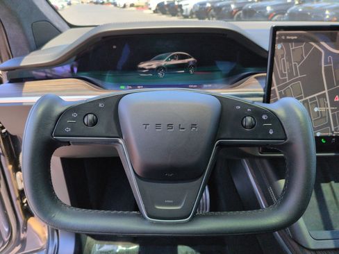 Used 2023 Tesla Model X AWD/4WD image 18