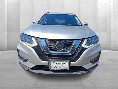 Used 2019 Nissan Rogue SV w/ Premium Package AWD/4WD image 2