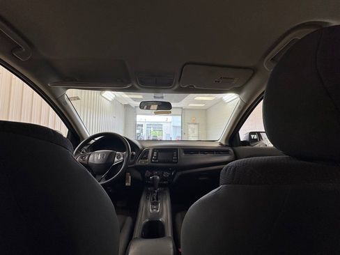 Used 2020 Honda HR-V LX image 17