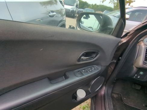Used 2019 Honda HR-V EX image 8