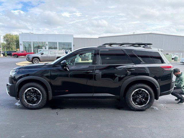 Used 2025 Nissan Pathfinder Rock Creek AWD/4WD image 4