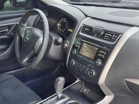 Used 2015 Nissan Altima 2.5 S w/ Special Edition Package FWD image 5