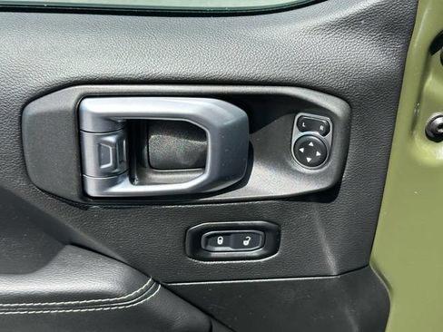 Used 2023 Jeep Wrangler Unlimited Sahara w/ Cold Weather Group AWD/4WD image 23