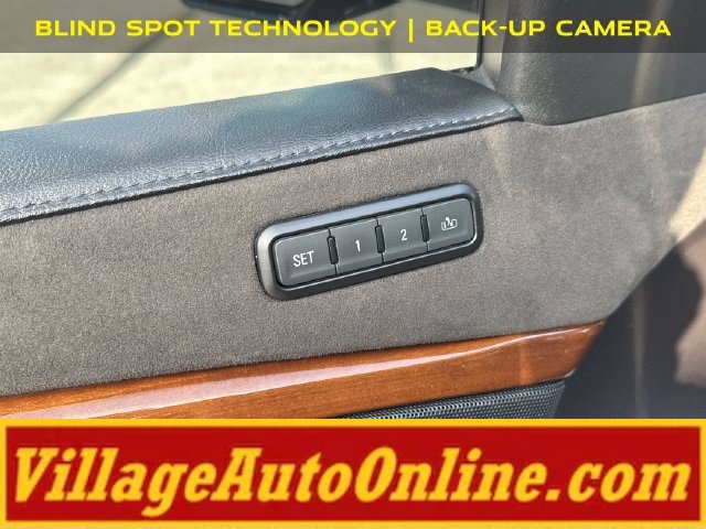 Used 2018 Cadillac Escalade Luxury AWD/4WD image 12