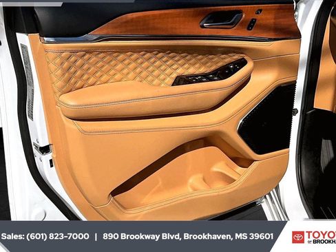 Used 2025 Jeep Grand Cherokee L Summit AWD/4WD image 19
