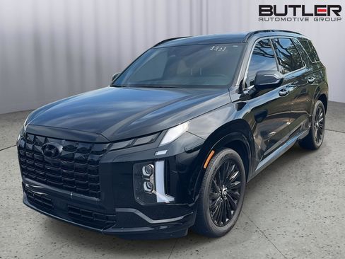 Used 2025 Hyundai Palisade Calligraphy image 2