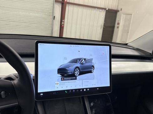 Used 2023 Tesla Model Y Long Range image 8