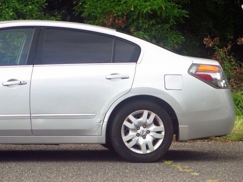 Used 2009 Nissan Altima 2.5 S w/ Emergency Aid Pkg FWD image 20