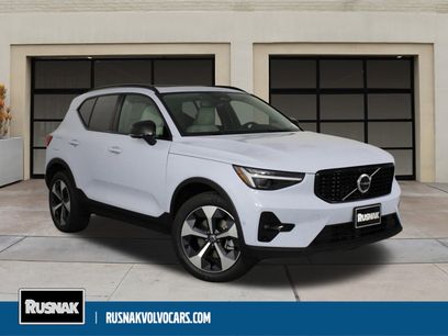 New 2026 Volvo XC40 B5 Plus w/ Protection Package Premier