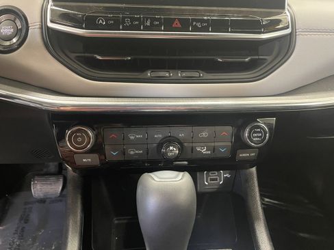 Used 2024 Jeep Compass Limited image 18