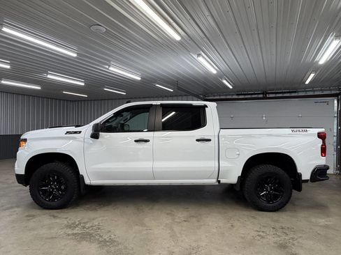 Used 2023 Chevrolet Silverado 1500 Custom Trail Boss w/ LPO, Dark Essentials Package AWD/4WD image 2
