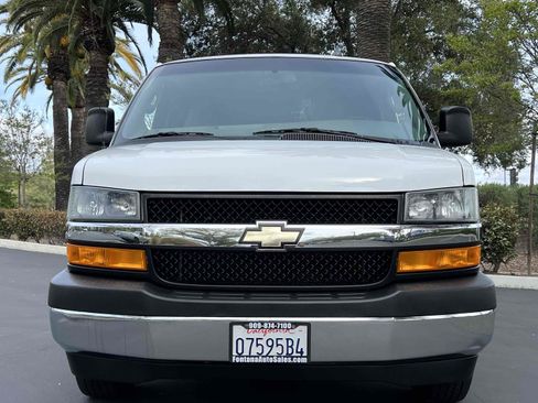 Used 2018 Chevrolet Express 3500 LT w/ LT Preferred Equipment Group RWD image 43