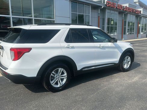 Used 2023 Ford Explorer XLT w/ Equipment Group 202A RWD image 3