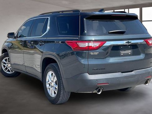 Used 2020 Chevrolet Traverse LT w/ Driver Confidence II Package FWD image 4