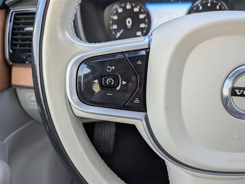 Used 2022 Volvo XC90 T6 Momentum w/ Advanced Package image 15