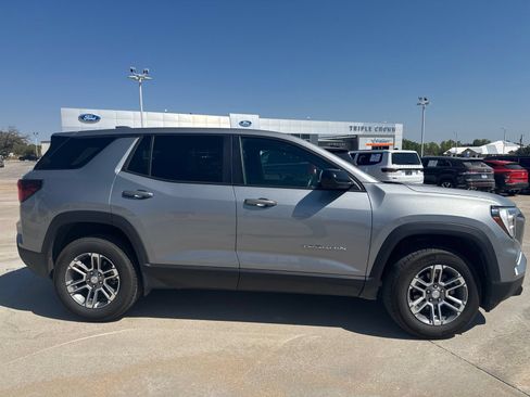 Used 2026 GMC Terrain Elevation FWD image 2