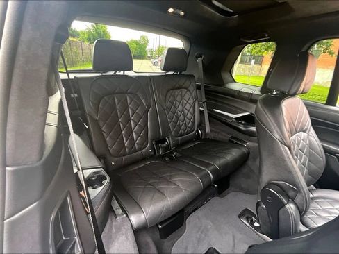 Used 2025 BMW X7 xDrive40i w/ M Sport Package AWD/4WD image 38