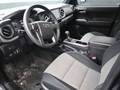 Used 2023 Toyota Tacoma TRD Off-Road image 9