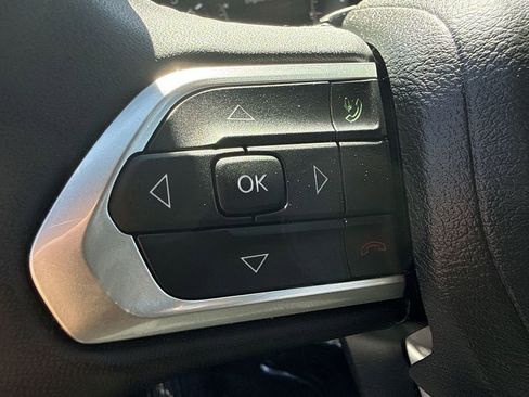 Used 2023 Jeep Compass Latitude image 33