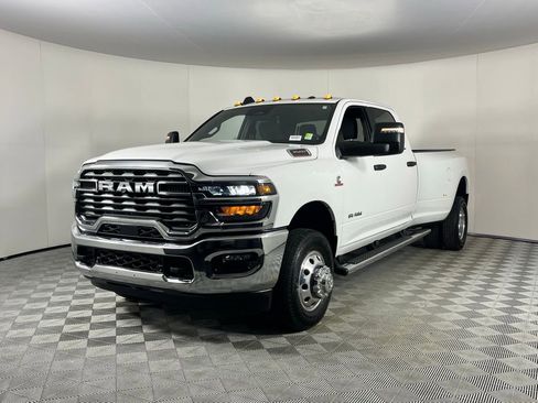 Used 2025 RAM 3500 Big Horn image 2