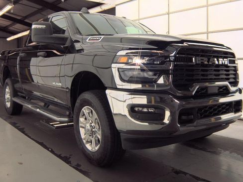 Used 2026 RAM 2500 Big Horn AWD/4WD image 2