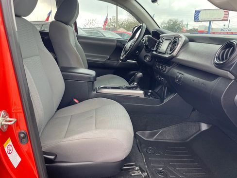 Used 2018 Toyota Tacoma 2WD Double Cab image 21