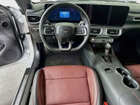 Used 2025 Ford Mustang GT Premium RWD image 10