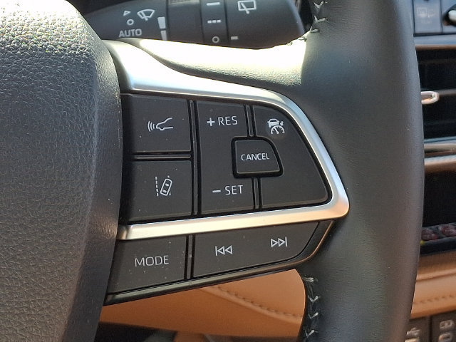 Used 2026 Toyota Highlander XLE AWD/4WD image 8