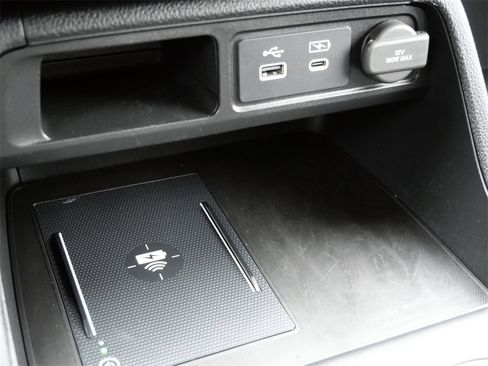 Used 2024 Honda Pilot Touring image 21