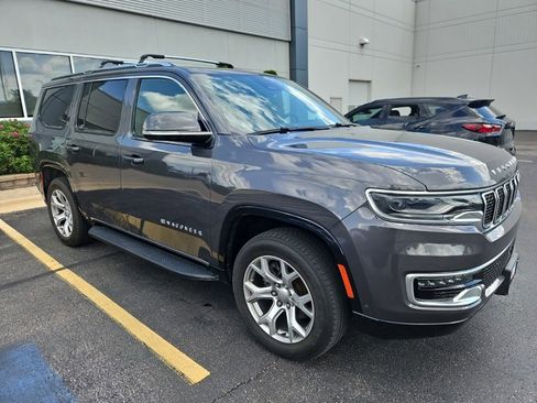 Used 2022 Jeep Wagoneer Series I w/ Premium Group I AWD/4WD image 2