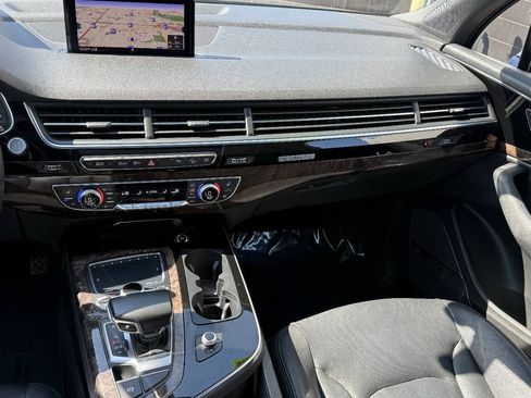 Used 2018 Audi Q7 3.0T Prestige AWD/4WD image 8