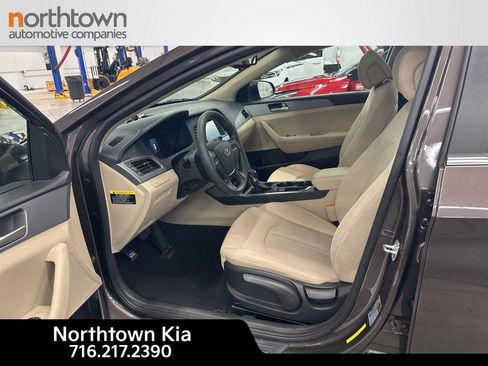 Used 2017 Hyundai Sonata SE FWD image 19