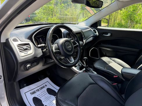 Used 2019 Jeep Compass Latitude w/ Popular Equipment Group AWD/4WD image 15